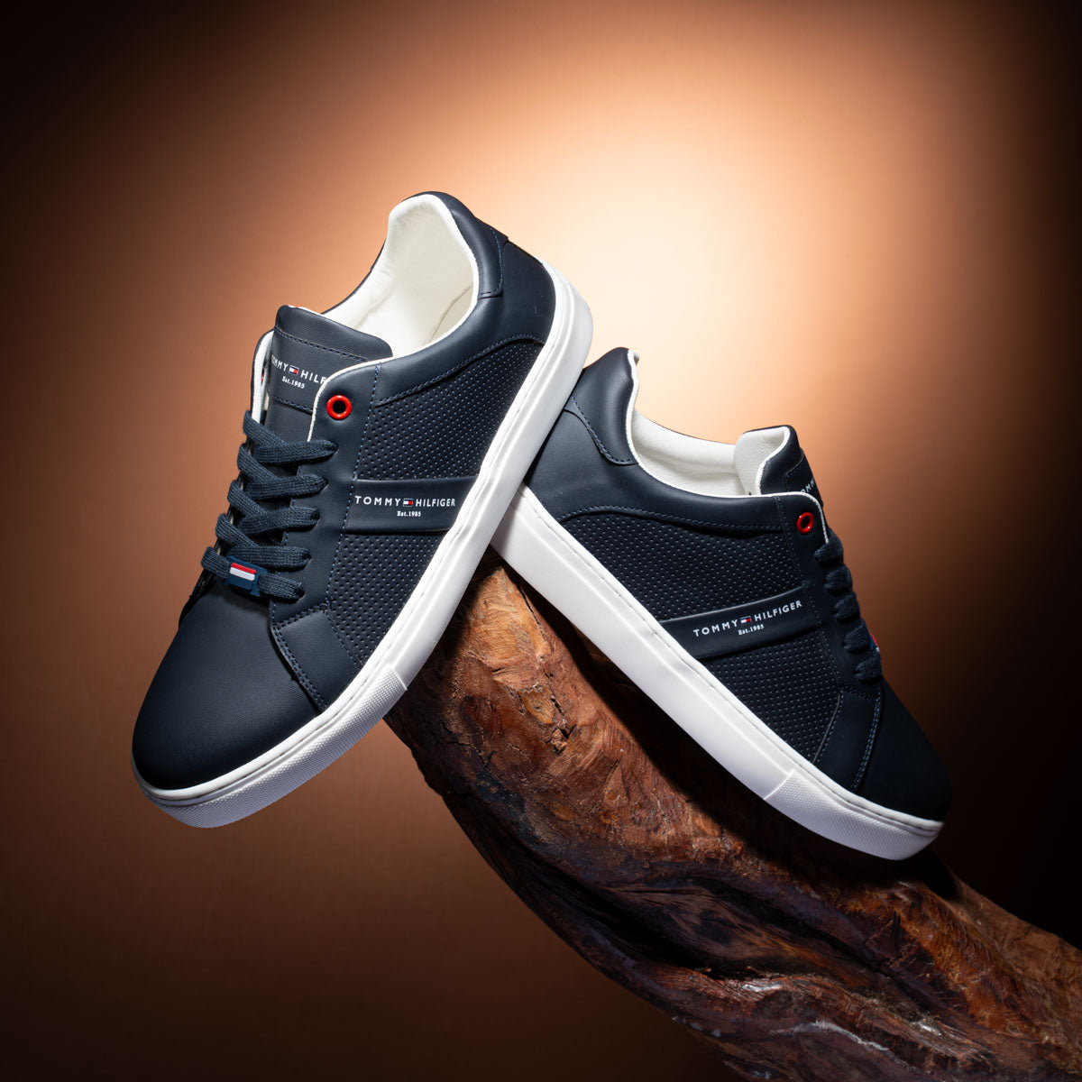 Tommy Sneakers