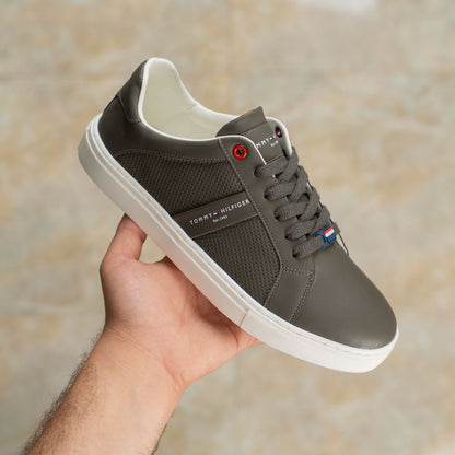 Tommy Sneakers