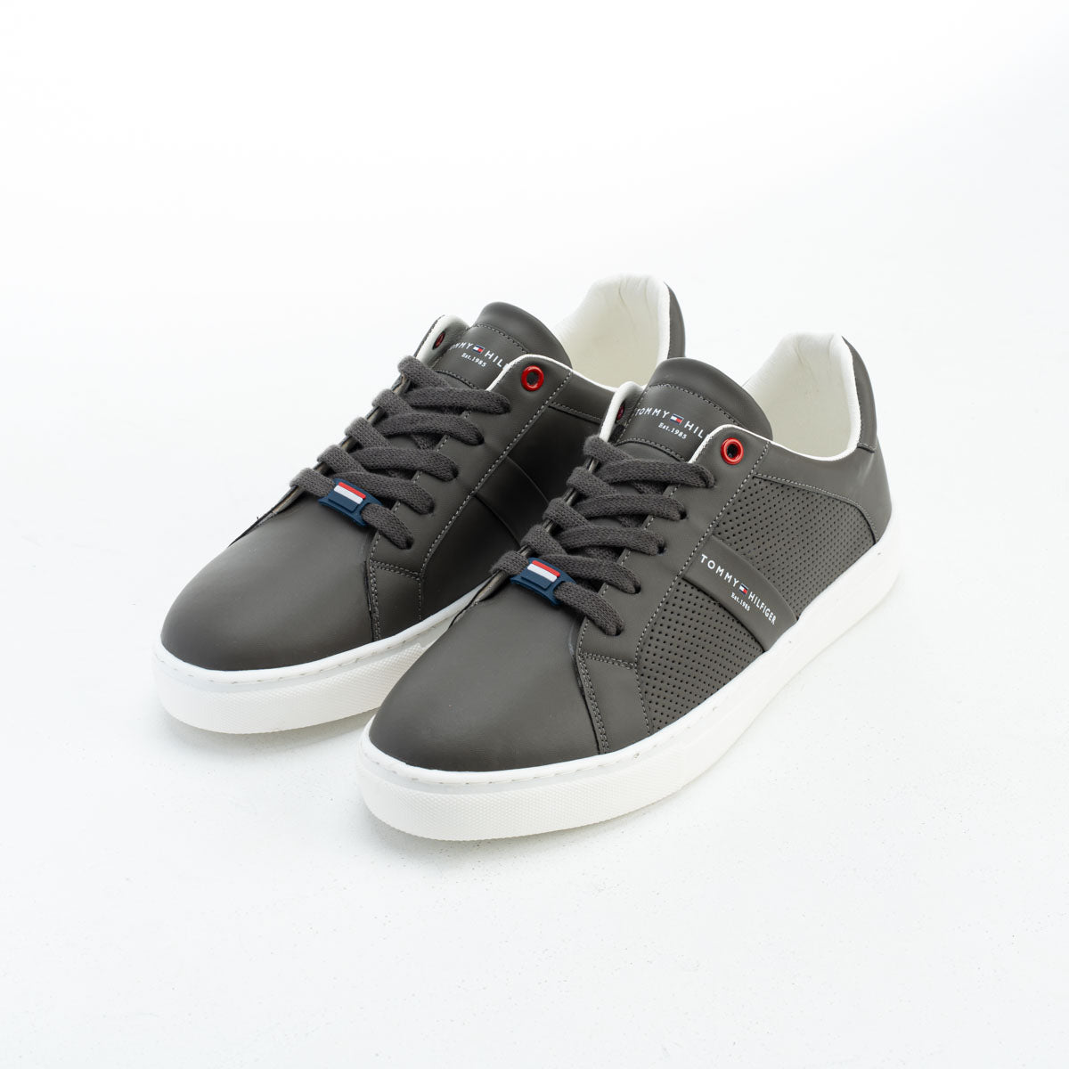 Tommy Sneakers