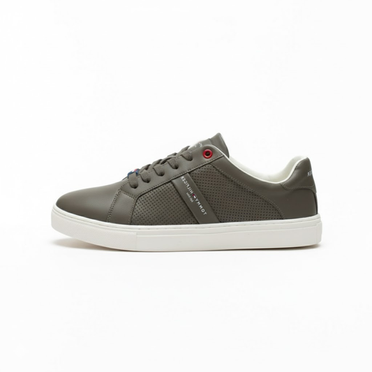 Tommy Sneakers